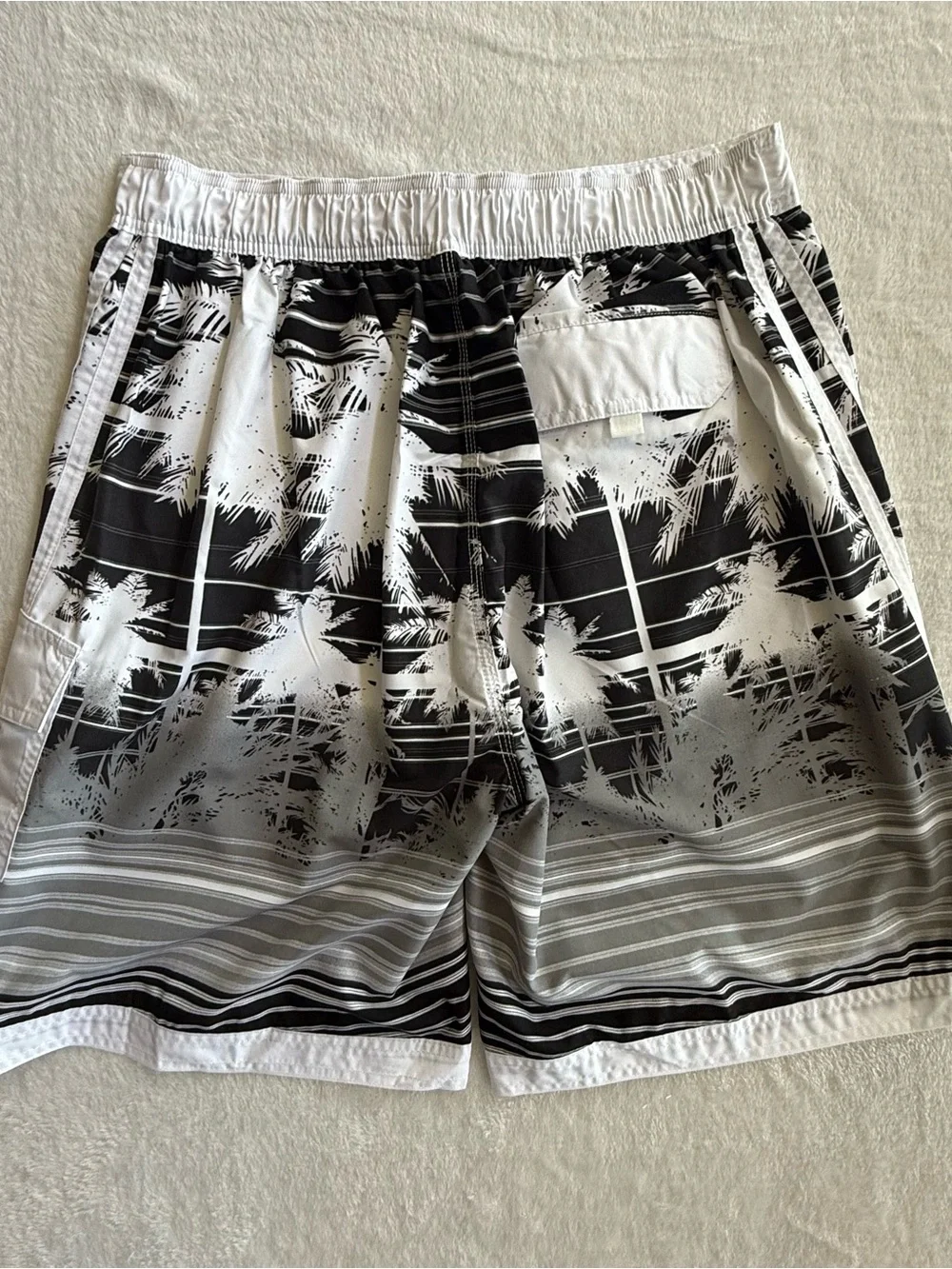 Carolina Saltwater Palm Tree Board Shorts Men’s Gray White Swim Trunks Size 32